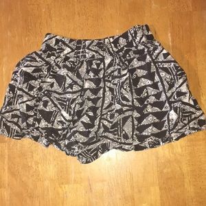 Dark green and white boho shorts. Size XS.